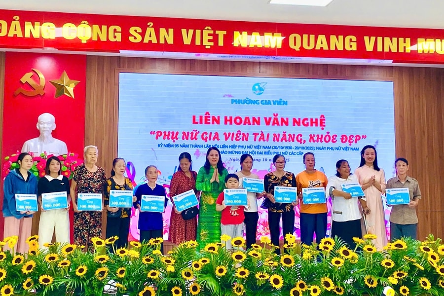 Hội Phụ nữ phường Gia Viên trao 15 suất quà tặng trẻ em và hội viên khó khăn