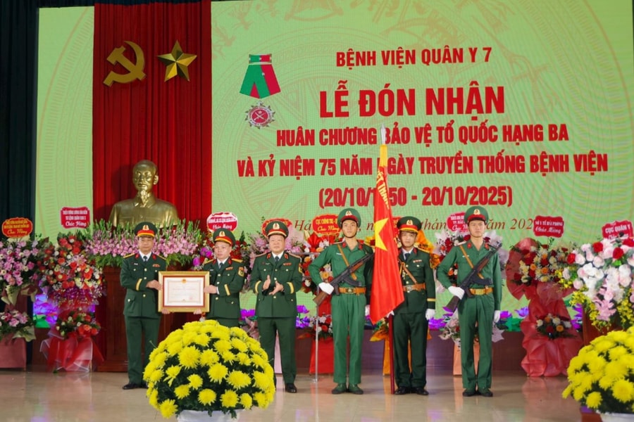 Military Hospital 7 awarded third-class Fatherland Protection Order