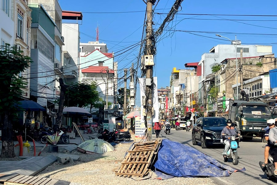 Cấm đỗ xe trên đường Lê Lợi