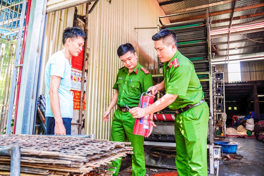 Bảo đảm an toàn cháy nổ tại làng nghề những tháng cuối năm