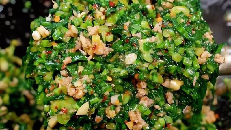 Loại rau thường bị bỏ đi này lại rất bổ dưỡng, giúp bổ mắt, tốt xương, xào với thịt thơm phức