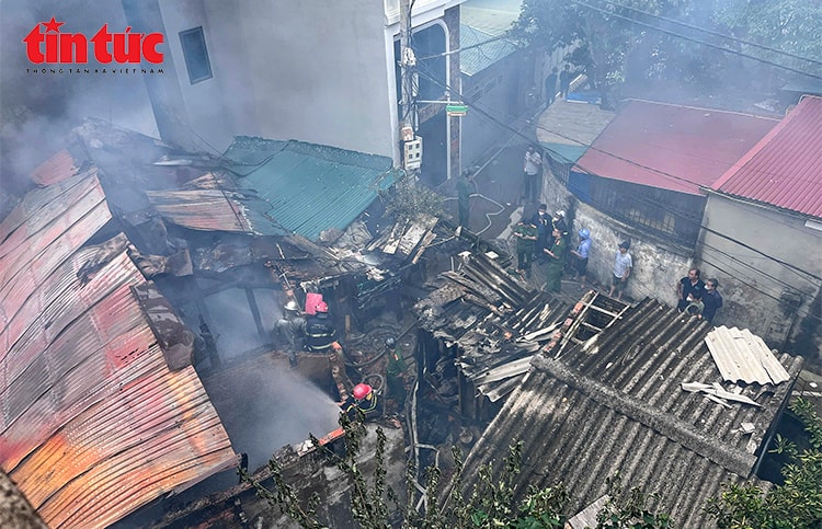 Hỏa hoạn bùng phát trong ngôi nhà cấp 4 ở Hà Nội, một người tử vong