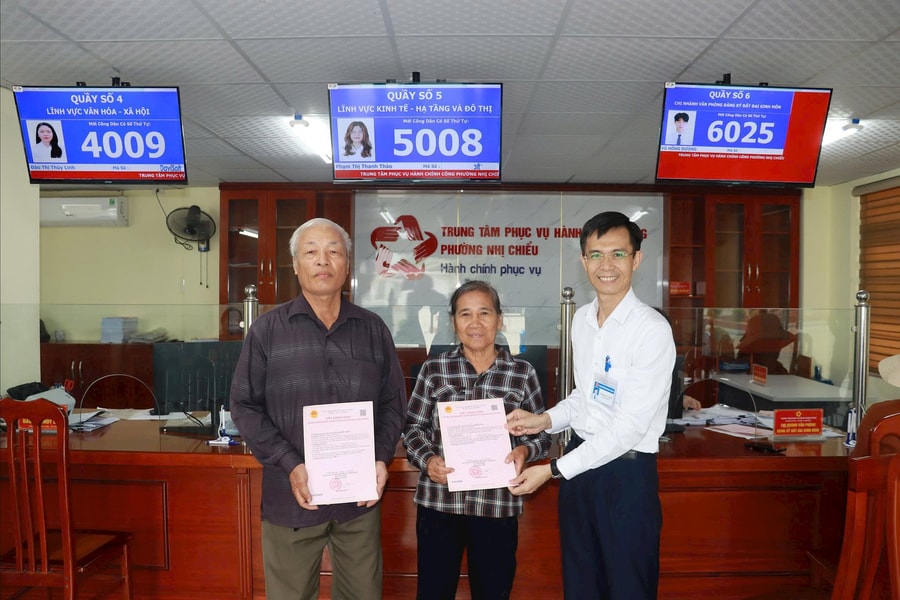 Phường Nhị Chiểu hỗ trợ cấp giấy chứng nhận quyền sử dụng đất vào thứ bảy