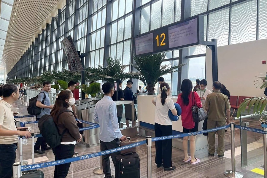 Vietnam Airlines sẽ thu phí hành lý xách tay quá cước tại cửa ra tàu bay từ ngày 3/11