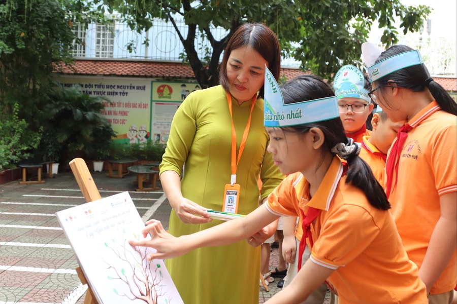 Học sinh tiểu học 'sống xanh từ những việc làm nhỏ'