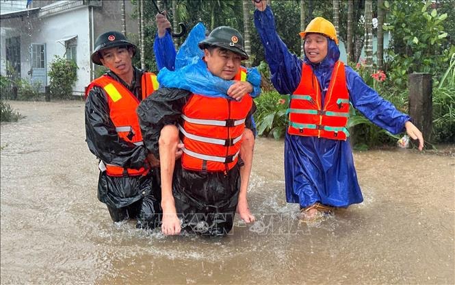 Quân đội điều động lực lượng cao nhất để tiếp cận tất cả khu vực bị chia cắt do ngập lụt