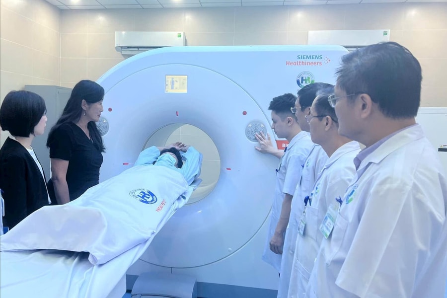 Bệnh viện Đa khoa Hòa Bình ứng dụng PET/CT chẩn đoán, điều trị ung bướu