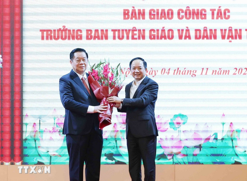 Hội nghị bàn giao công tác Trưởng Ban Tuyên giáo và Dân vận Trung ương