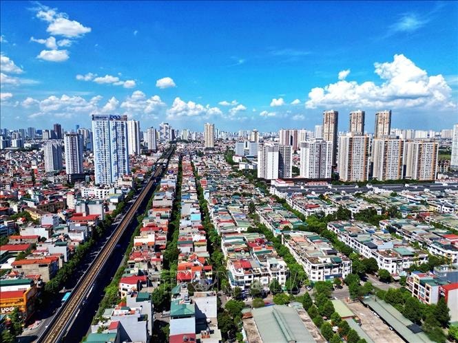 Cần hài hòa giữa 'giá sát thị trường' và ổn định dân sinh
