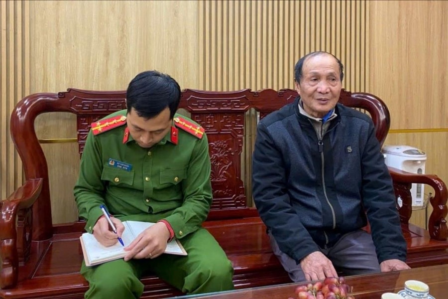 Một người cao tuổi ở xã Mao Điền suýt bị lừa đảo qua mạng