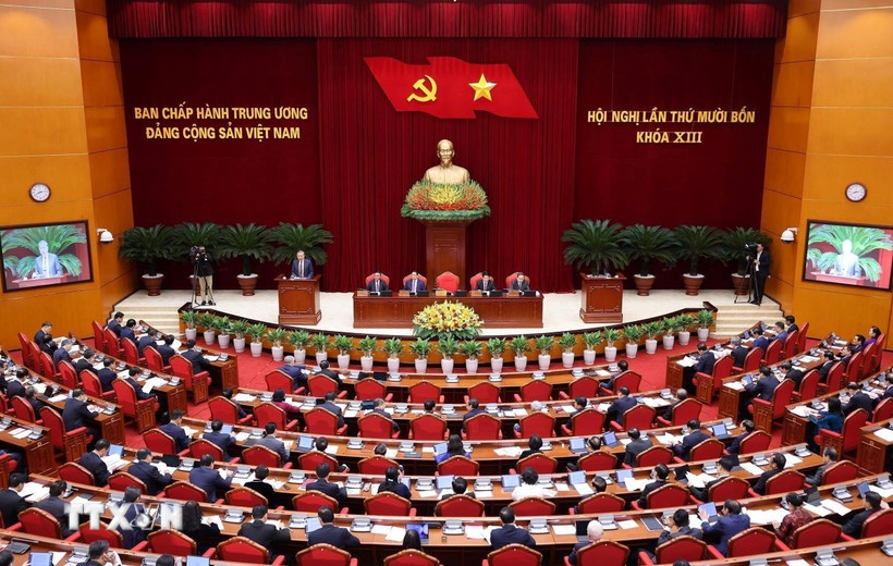 Ban Chấp hành Trung ương Đảng thống nhất giới thiệu nhân sự tham gia Bộ Chính trị, Ban Bí thư khoá XIV