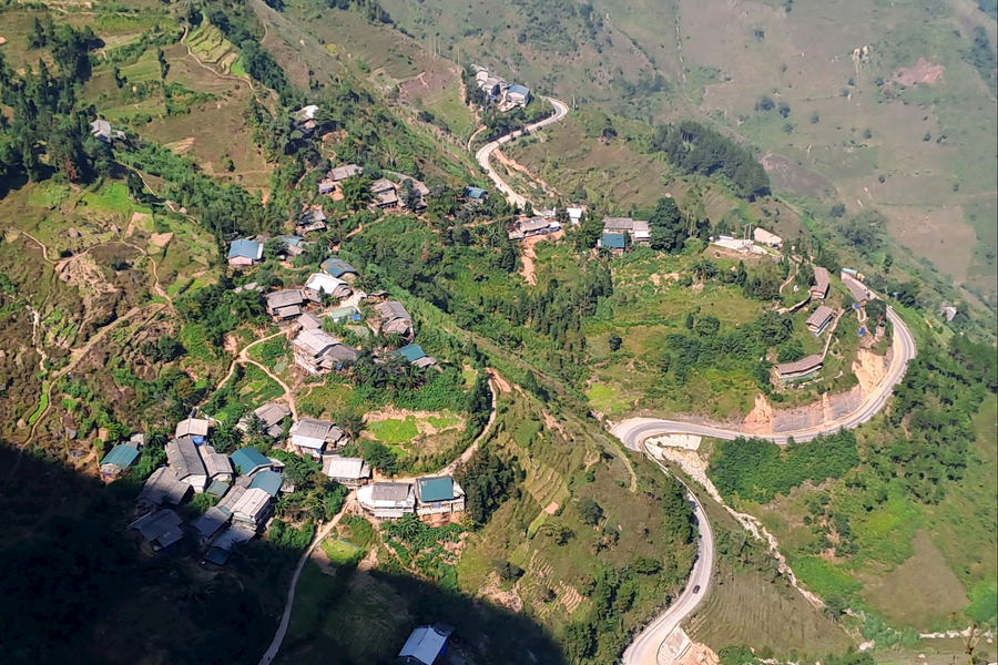 Du lịch 'Miền đá nở hoa'