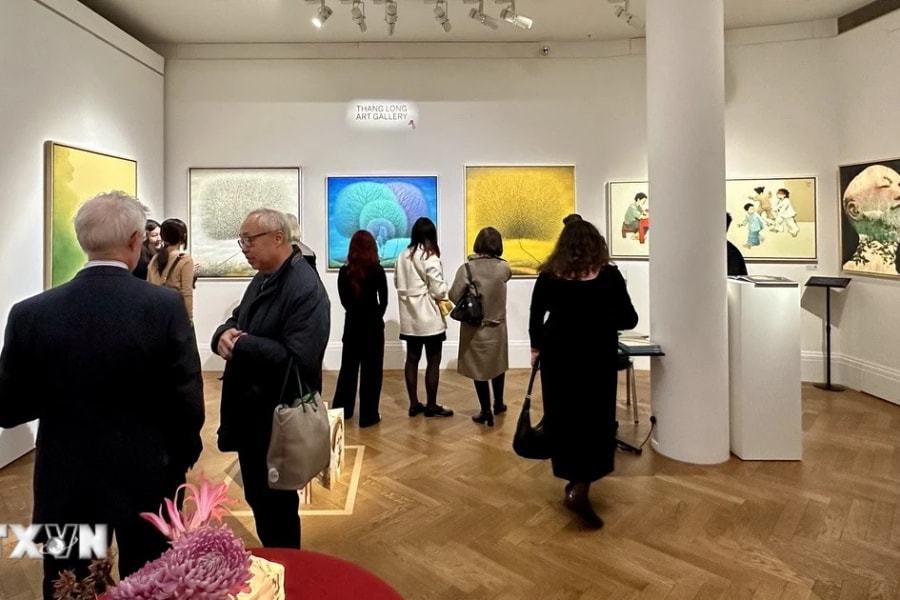 Hội họa Việt Nam tỏa sáng tại Tuần lễ nghệ thuật châu Á London