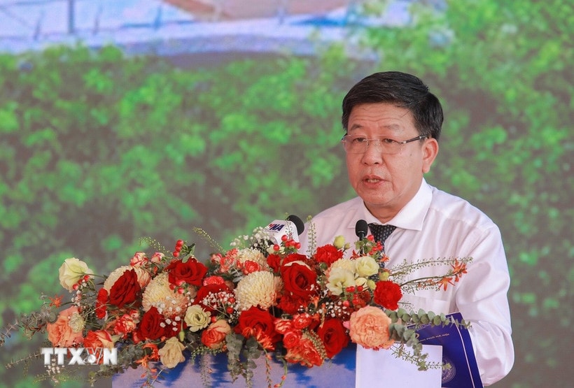 Đồng chí Dương Đức Tuấn điều hành công việc của UBND thành phố Hà Nội
