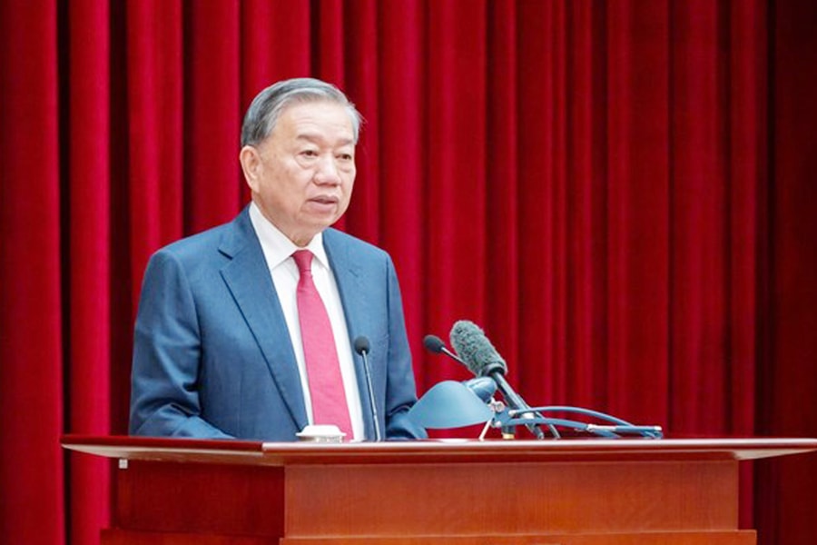 Bộ Chính trị yêu cầu khởi công nhà máy điện hạt nhân, đường sắt quốc tế từ đầu năm 2026