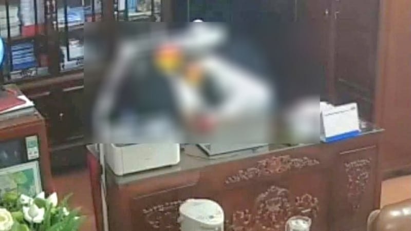 Đề nghị cho thôi việc Chủ tịch Hội đồng trường trong clip nhạy cảm với nhiều phụ nữ ở Hải Hậu (Ninh Bình)