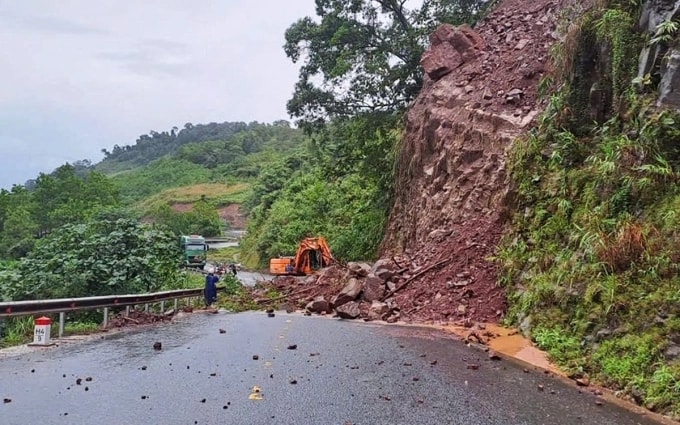 Tập trung ứng phó mưa lũ, đặt nhiệm vụ bảo đảm an toàn tính mạng cho Nhân dân lên trên hết