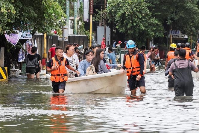 Những cáo buộc hình sự đầu tiên trong vụ bê bối chống lũ lụt tại Philippines