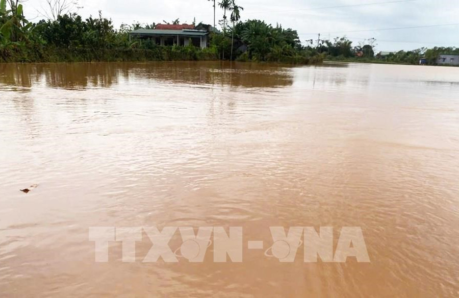 Mưa lũ làm 14 người chết, mất tích và nhiều thiệt hại tại các địa phương
