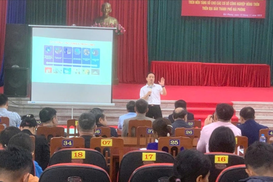 Tập huấn kỹ năng kinh doanh số cho các cơ sở công nghiệp nông thôn ở xã Cẩm Giàng
