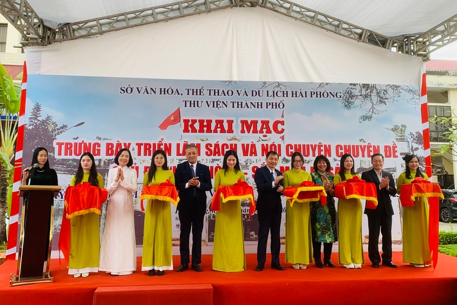 Khai mạc trưng bày, triển lãm sách 'Hải Phòng - Sắc màu di sản'