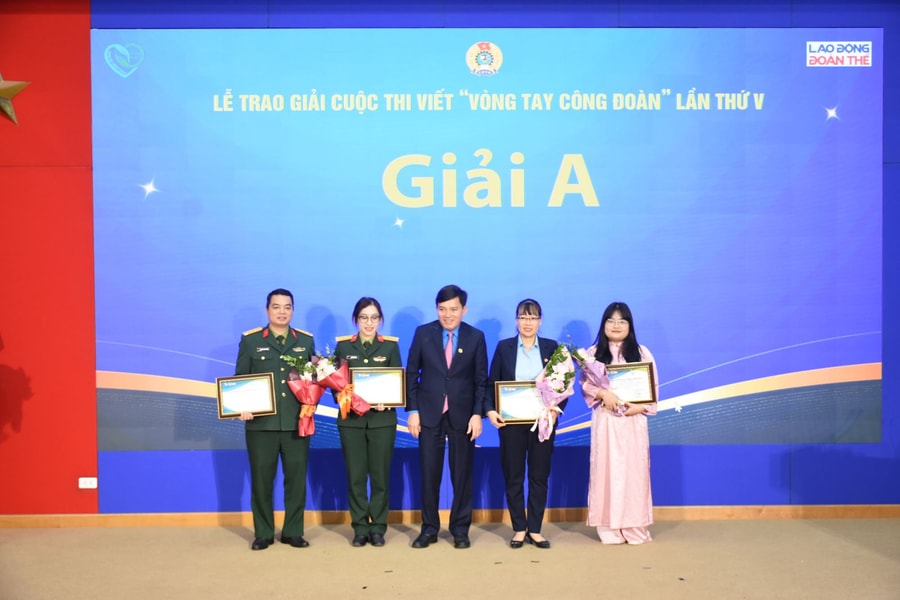 Trao giải cuộc thi viết ‘Vòng tay công đoàn’ lần thứ 5