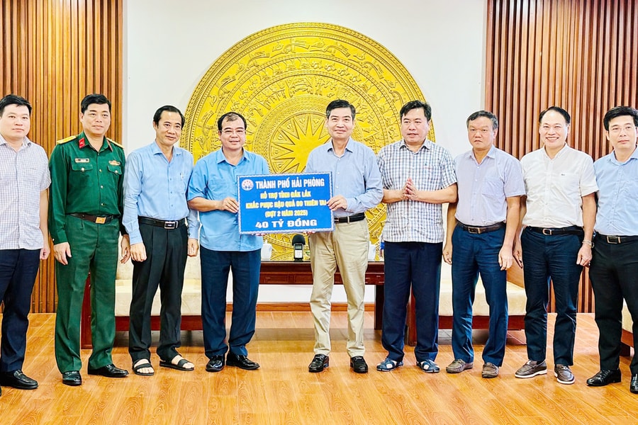 Hải Phòng trao tiền mặt, nhu yếu phẩm, thuốc men hỗ trợ người dân tỉnh Đắk Lắk