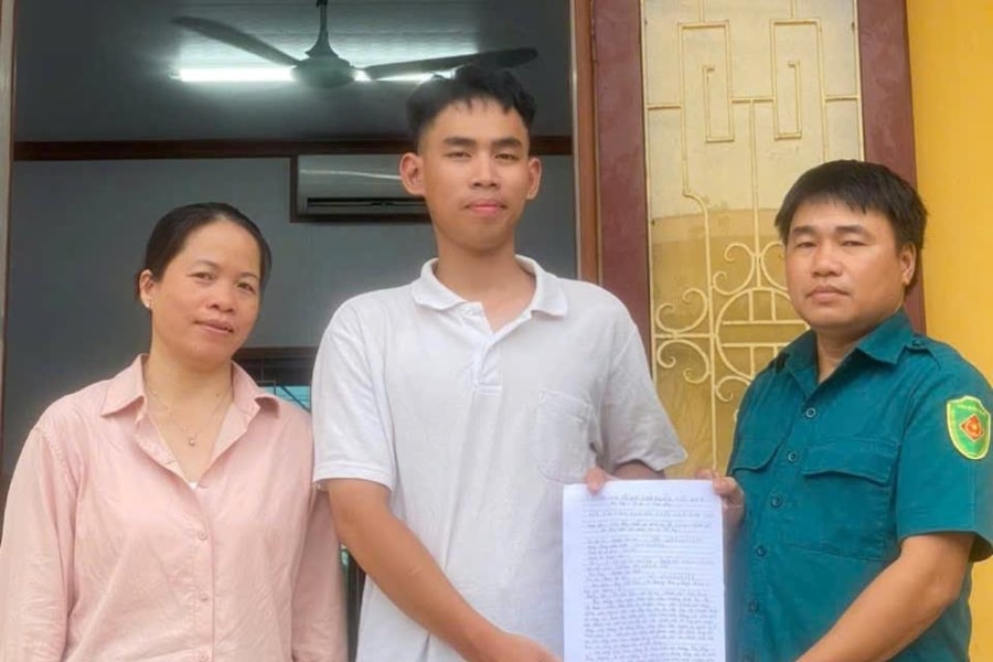 Xếp bút nghiên tình nguyện nhập ngũ