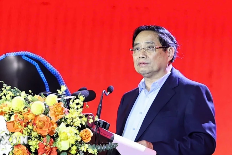 Thủ tướng kêu gọi đồng bào cả nước đoàn kết một lòng hướng về miền Trung