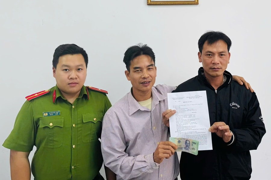 Trả lại tiền cho người chuyển khoản nhầm - Lan tỏa lối sống tử tế trong xã hội
