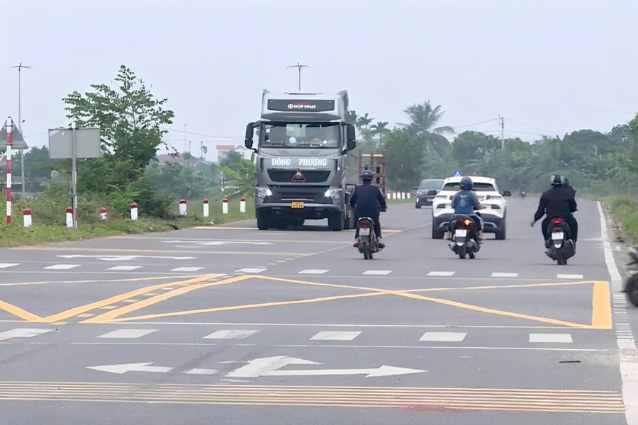 Xử lý hàng loạt điểm đen giao thông, Hải Phòng kéo giảm tai nạn