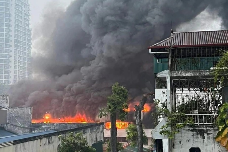 Cháy lớn tại Nhà máy Bia Hà Nội