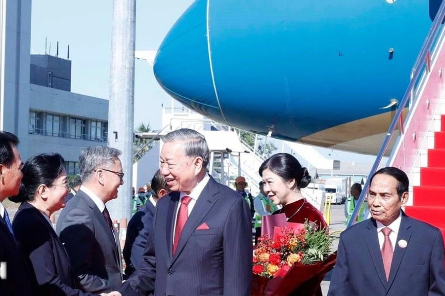 Lễ đón trọng thể Tổng Bí thư Tô Lâm và Phu nhân tại thủ đô Vientiane của Lào