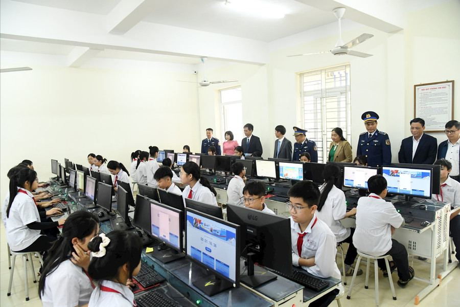 Học sinh THCS ở ven biển Hải Phòng thi 'Em yêu biển, đảo quê hương'