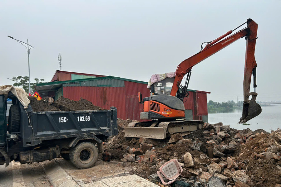 Xã Kiến Hải giải tỏa san lấp, lấn chiếm trái phép bờ sông Sàng