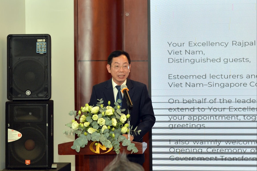 Hai Phong opens training course on smart cities