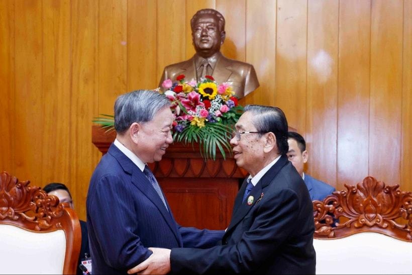 Tổng Bí thư Tô Lâm thăm, chúc sức khỏe các nguyên lãnh đạo Lào