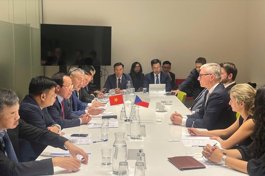 Hai Phong Party leader works with Czech Chamber of Commerce