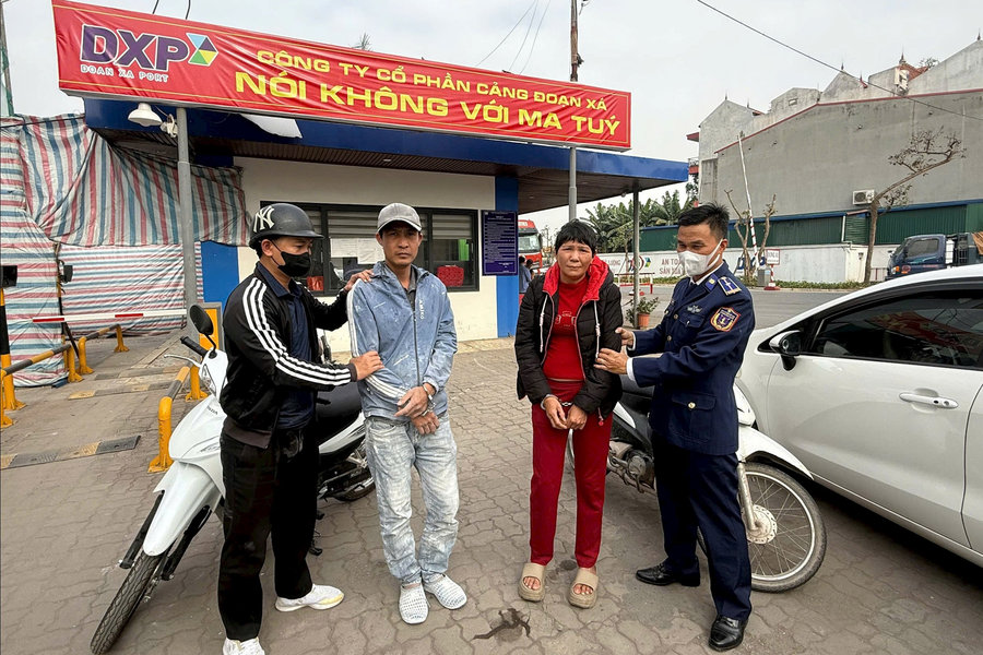 Khởi tố 2 vụ mua bán trái phép chất ma túy