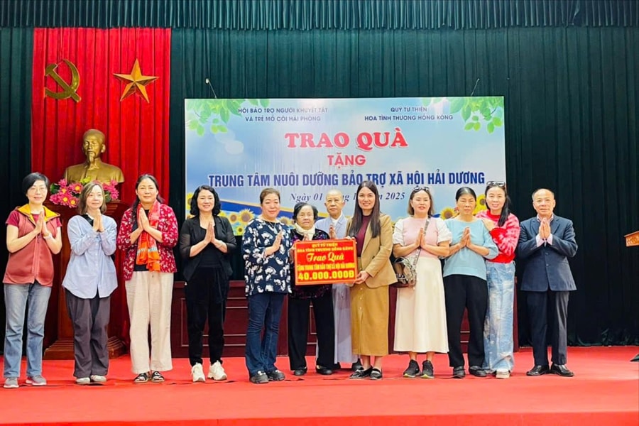Gifts for people with disabilities and orphans in Hai Phong, Hung Yen