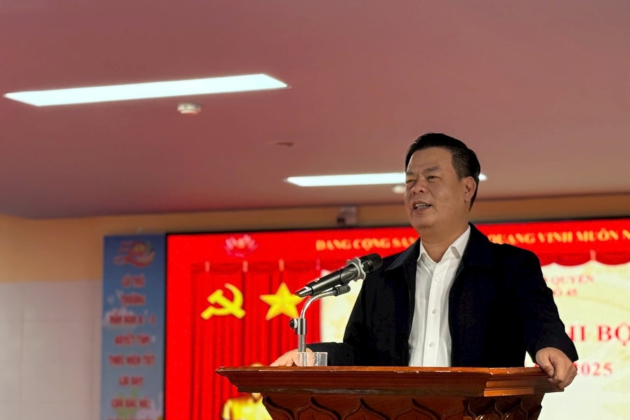 Đồng chí Phạm Văn Thép dự sinh hoạt Chi bộ Tổ dân phố số 45, Đảng bộ phường Ngô Quyền