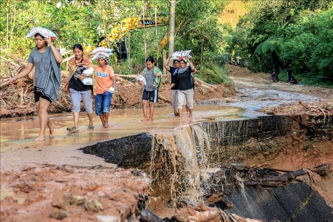Indonesia huy động tổng lực ứng phó lũ lụt tại Sumatra