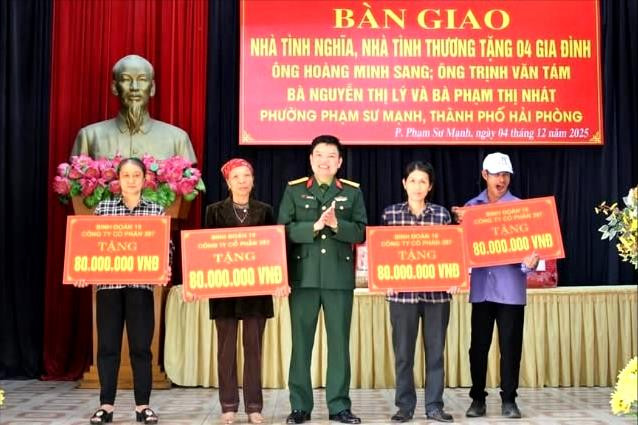 Công ty 397 hỗ trợ 4 hộ khó khăn xây nhà mới ở phường Phạm Sư Mạnh