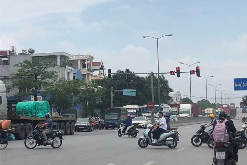 Xem xét xây dựng đường gom chân cầu An Đồng