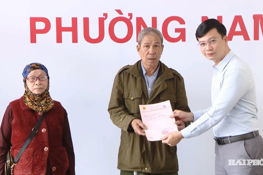 Việc cấp giấy chứng nhận quyền sử dụng đất lần đầu của UBND phường Nam Triệu trong thời gian quy định