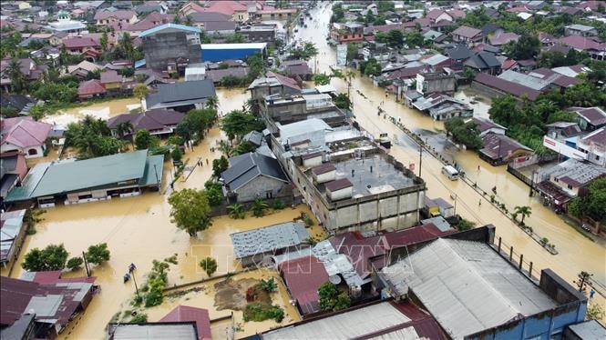 Indonesia chật vật triển khai các nỗ lực cứu trợ người dân bị ảnh hưởng bởi lũ lụt