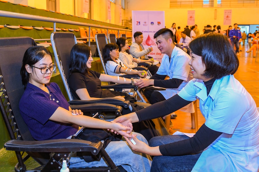 Cán bộ, nhân viên Công ty CP Nhiệt điện Phả Lại hiến 394 đơn vị máu