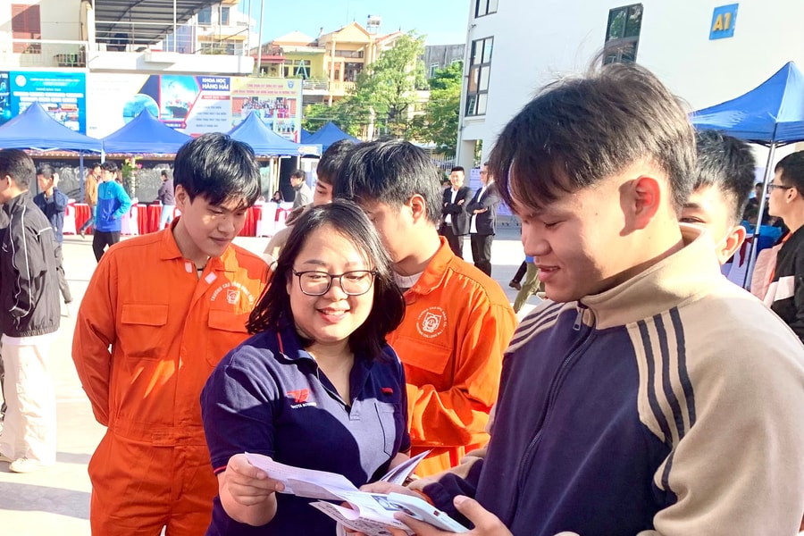 Trao cơ hội để sinh viên, thanh niên lập nghiệp