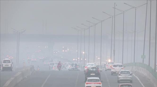 Ấn Độ tăng cường biện pháp khẩn cấp do ô nhiễm không khí tại New Delhi