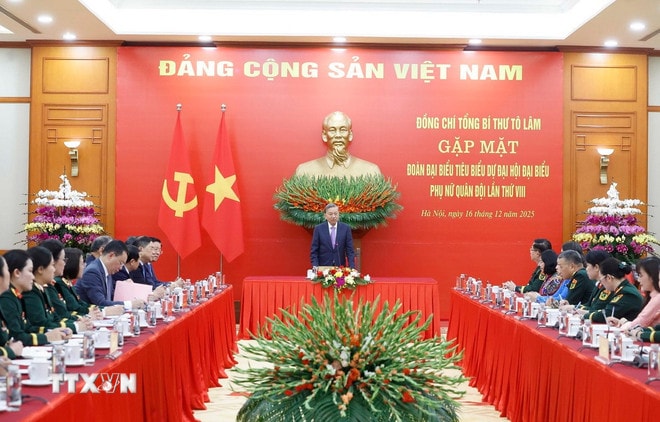 Phấn đấu mỗi cá nhân phụ nữ Quân đội là một gương sáng